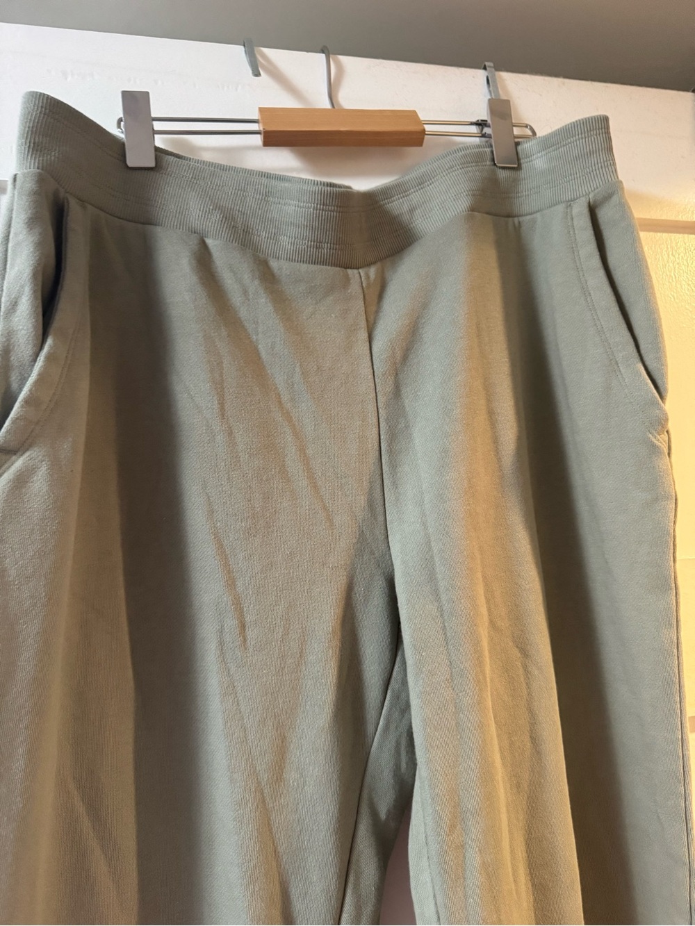 Reitmans R Essentials Jogger Pants Size L - Picture 2 of 8